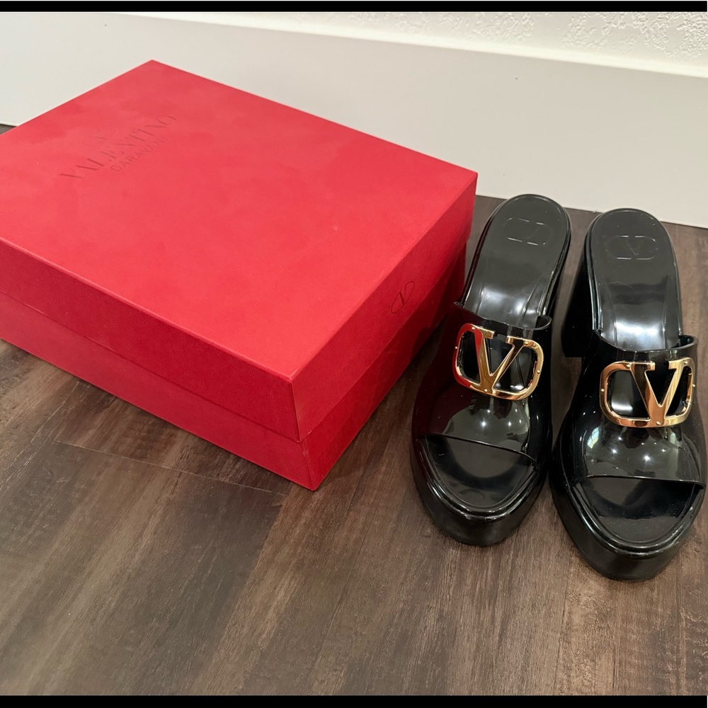 Valentino PM sandals